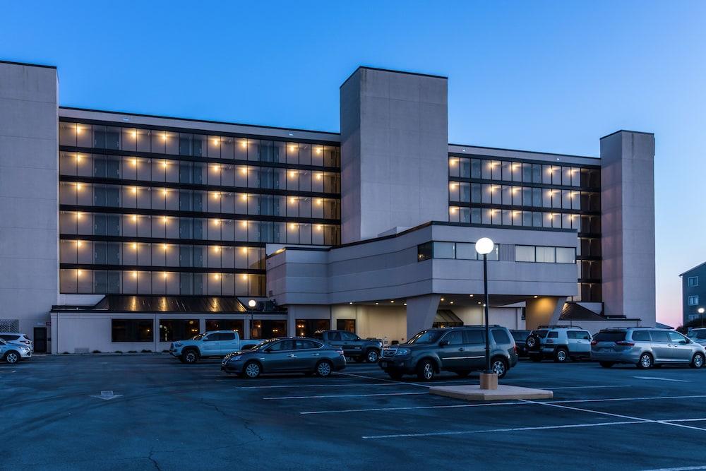 Crystal Coast Oceanfront Hotel Pine Knoll Shores Exterior photo