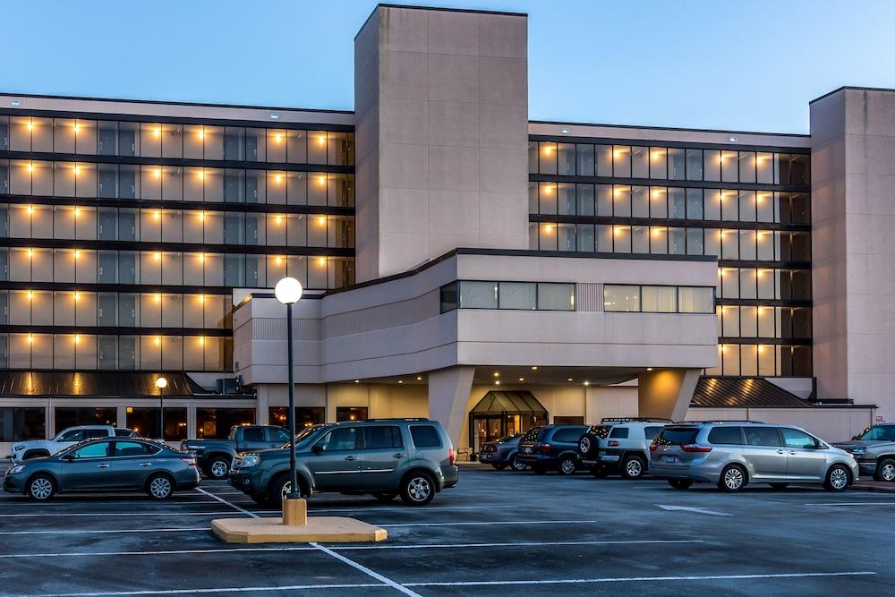 Crystal Coast Oceanfront Hotel Pine Knoll Shores Exterior photo