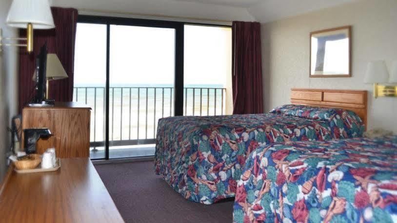 Crystal Coast Oceanfront Hotel Pine Knoll Shores Exterior photo